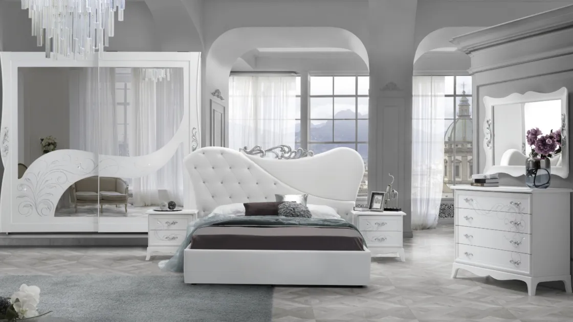 Armadio con ante scorrevoli Bedroom Destiny in laccato Bianco con decori e specchi di Imba Srl