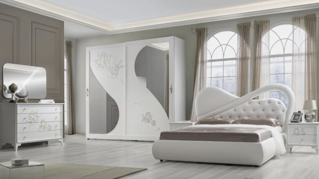 Armadio con ante scorrevoli Bedroom Ellen in laccato Bianco opaco con decoro floreale e specchi sagomati di Imba Srl