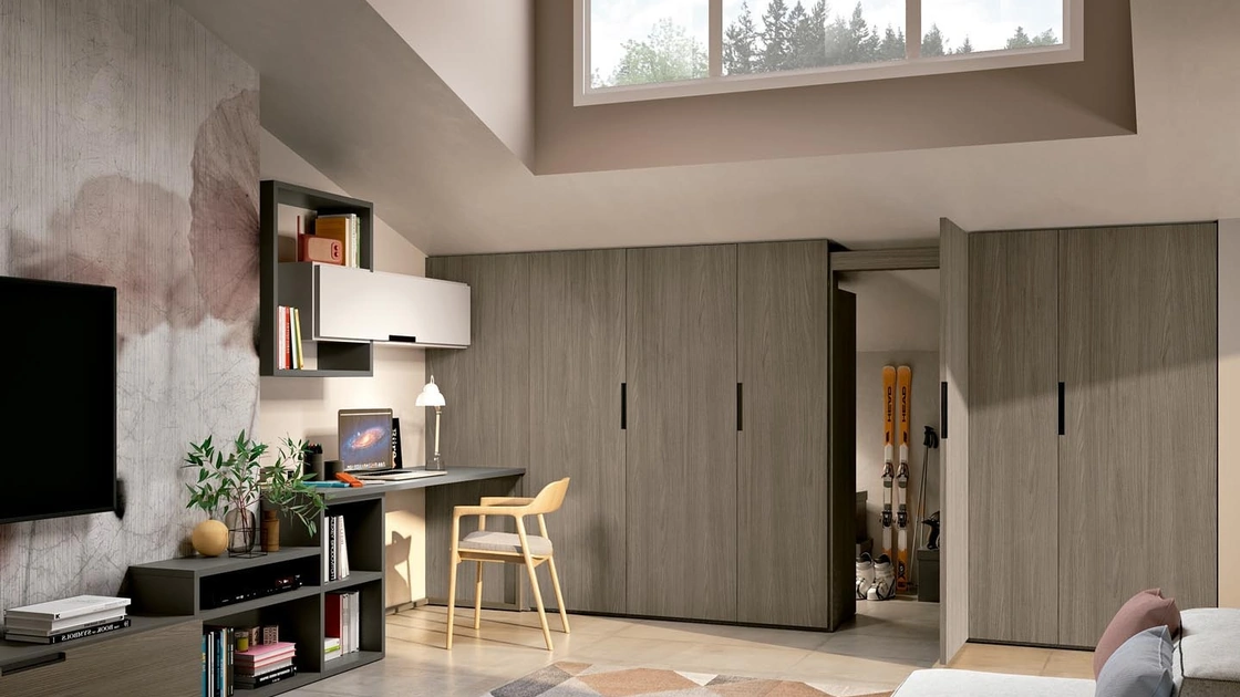 Armadio con ante battenti scalare per mansarda Composizione 16 di Ferrimobili