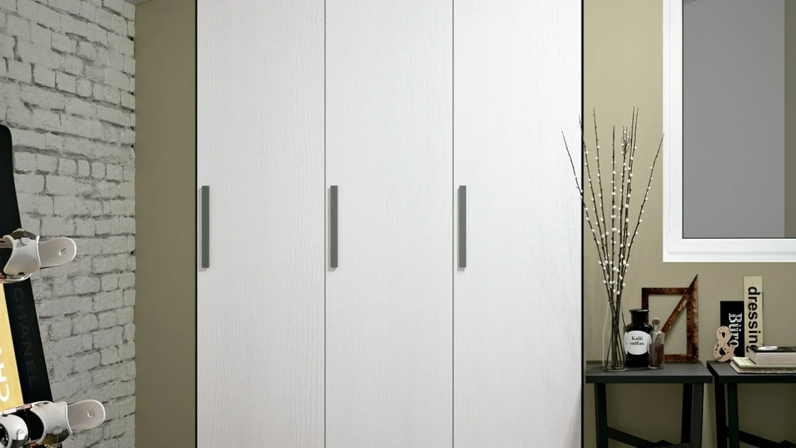 Armadio ripostiglio con ante battenti Composizione 33 di Ferrimobili