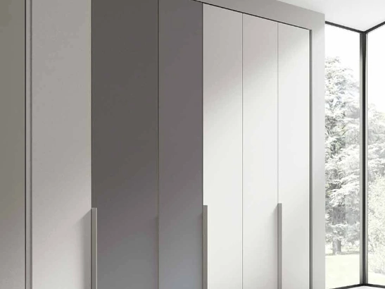 Armadio con ante battenti System Basic Alaska e Grigio di Artigianmobili