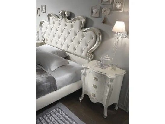 Comodino con decori in foglia argento Chanel di Mobilificio AG