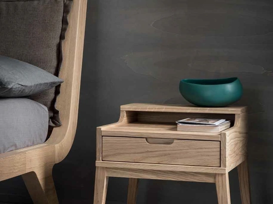 Comodino moderno in rovere massello Clover di Alta Corte
