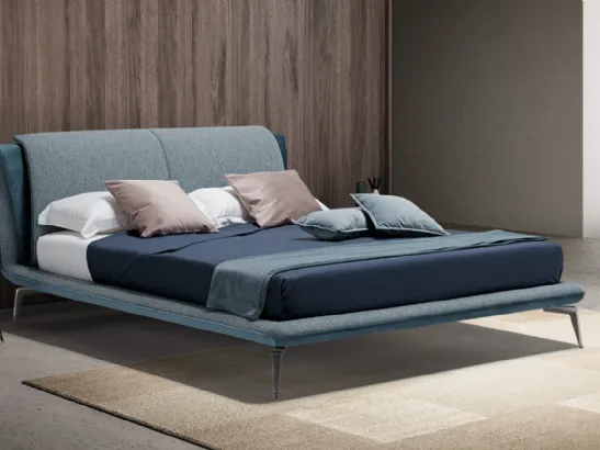 Letto matrimoniale di design dalla linea dinamica con testiera Dress di Novaluna