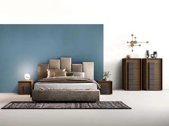 Letto in tessuto imbottito con testiera asimmetrica G02 Puzzle e Omega di Mercantini