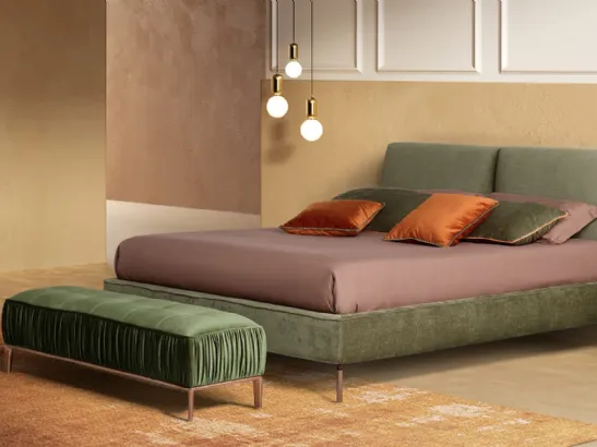 Letto elegante e signorile in velluto con testiera imbottita Iris di Novaluna