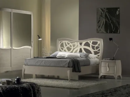 Letto in legno con testiera sagomata e traforata Moon Project IM8567 di Imba Srl