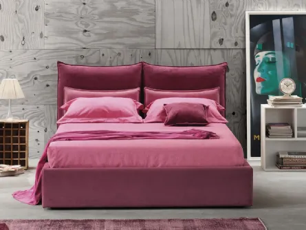 Letto in tessuto imbottito con testiera Dream di Novaluna