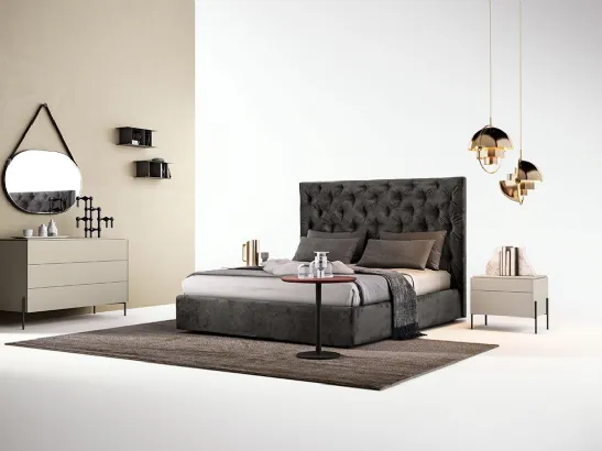 Letto con testiera in tessuto trapuntato V02 Merak di Mercantini