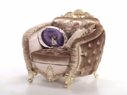 Poltrona in tessuto ricamato con piedini e particolari in legno intarsiato e decorato in foglia oro Isabelle di Mobil Più