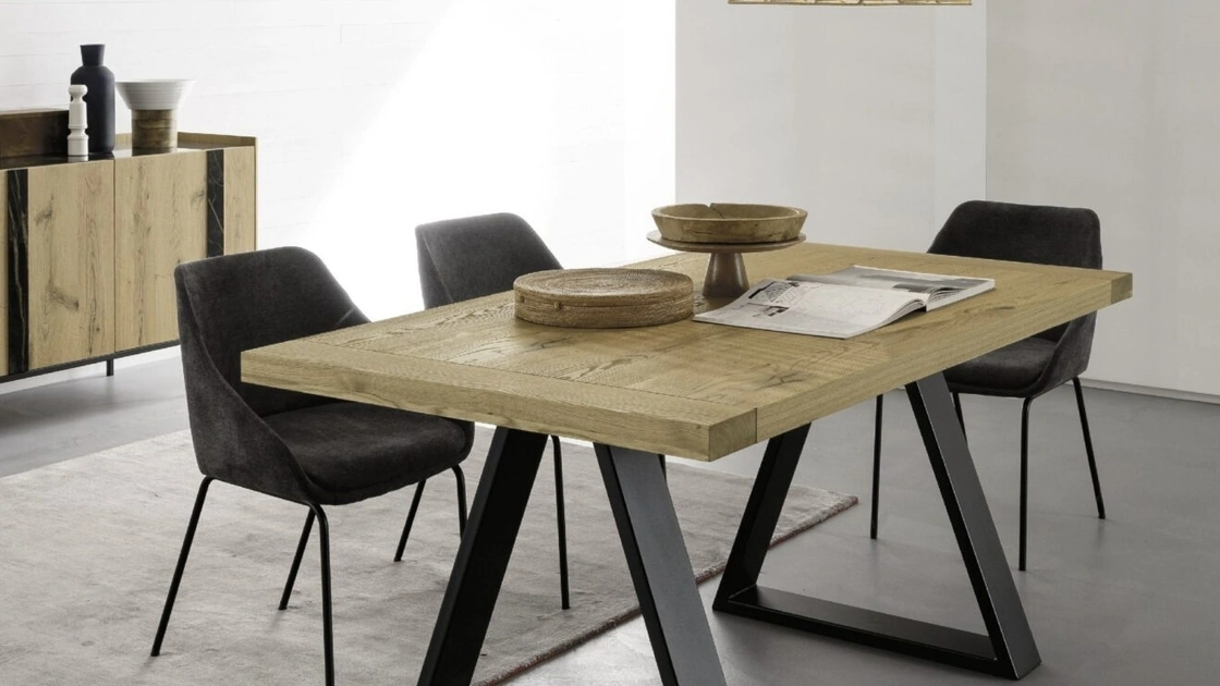 Tavolo con gambe in metallo nero Mekano di Alta Corte