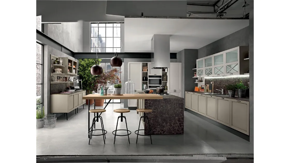 Cucina Classica con isola Sinfonia 06 in laccato Grigio Sabbia anticato di Colombini Casa Artec